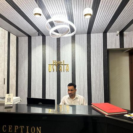 Hotel Ostria Surate Extérieur photo