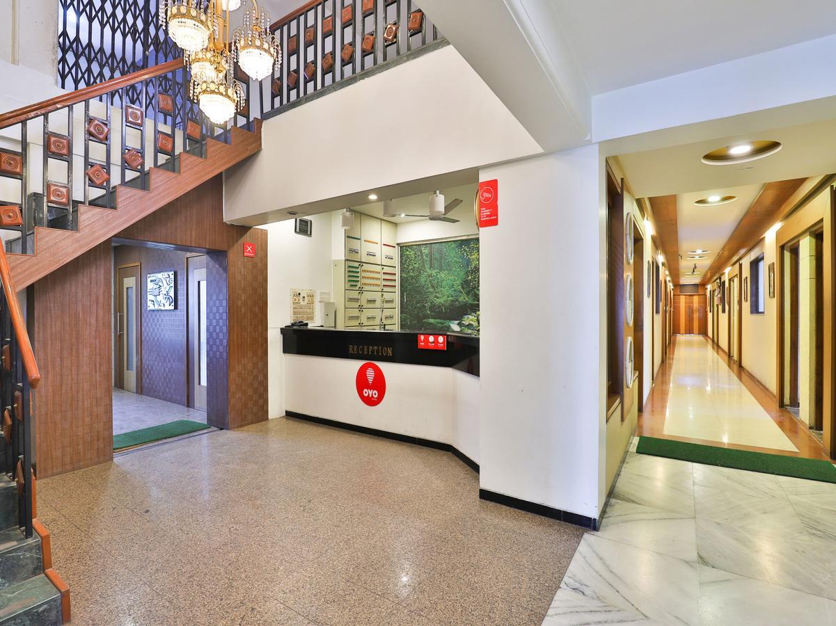 Hotel Ostria Surate Extérieur photo