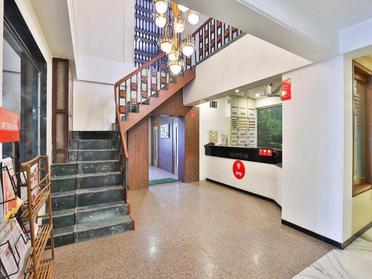 Hotel Ostria Surate Extérieur photo
